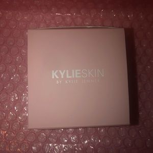 Kylie skin detox face mask